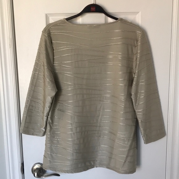 3/4 Top - Picture 2 of 4